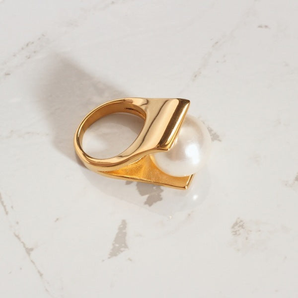 Big pearl ring