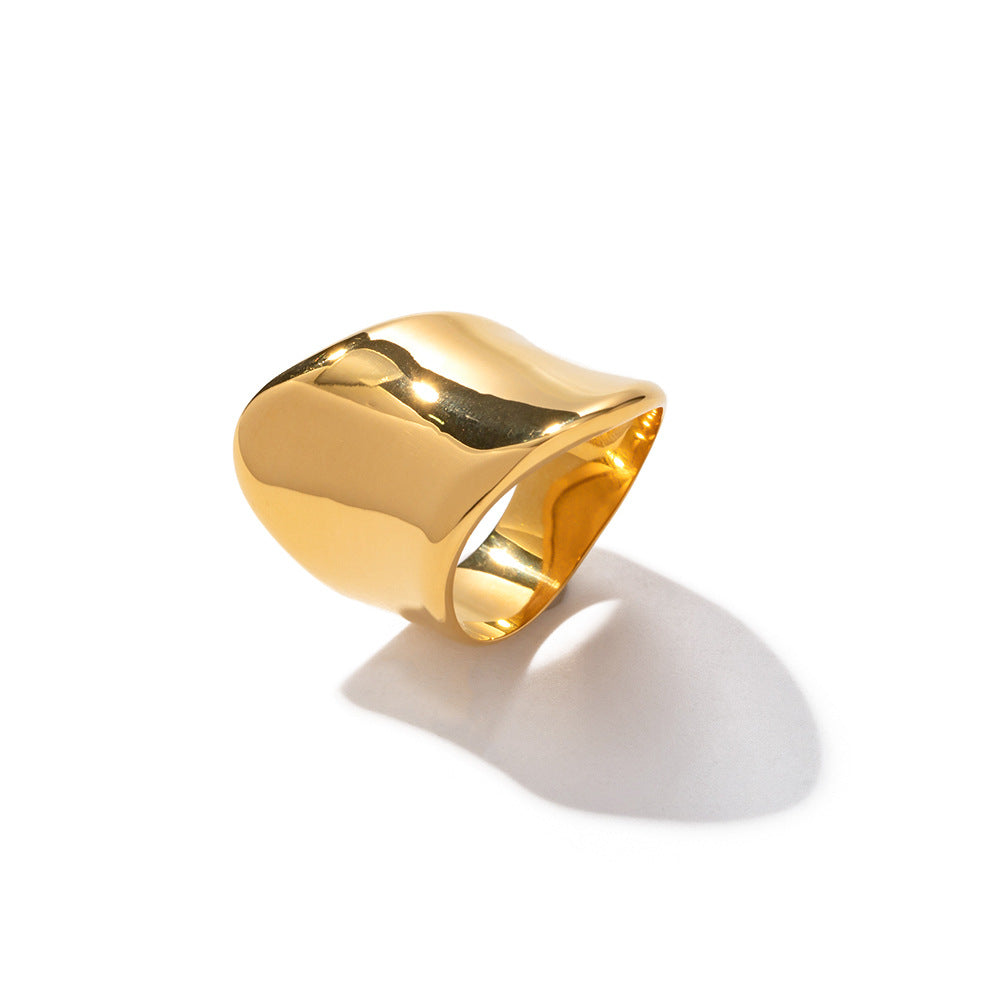 Stor merkelig ring