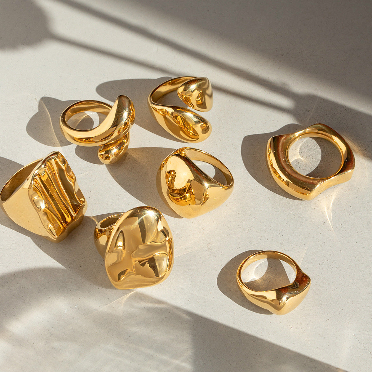 Fashionable Non-fading 18K Gold Stainless Steel Glossy Ring