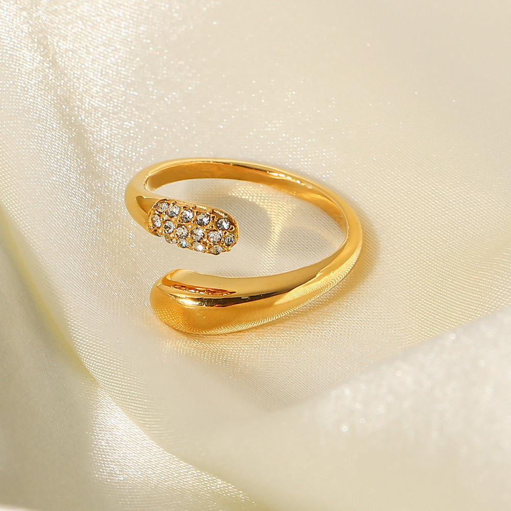 Diamond crisscross ring