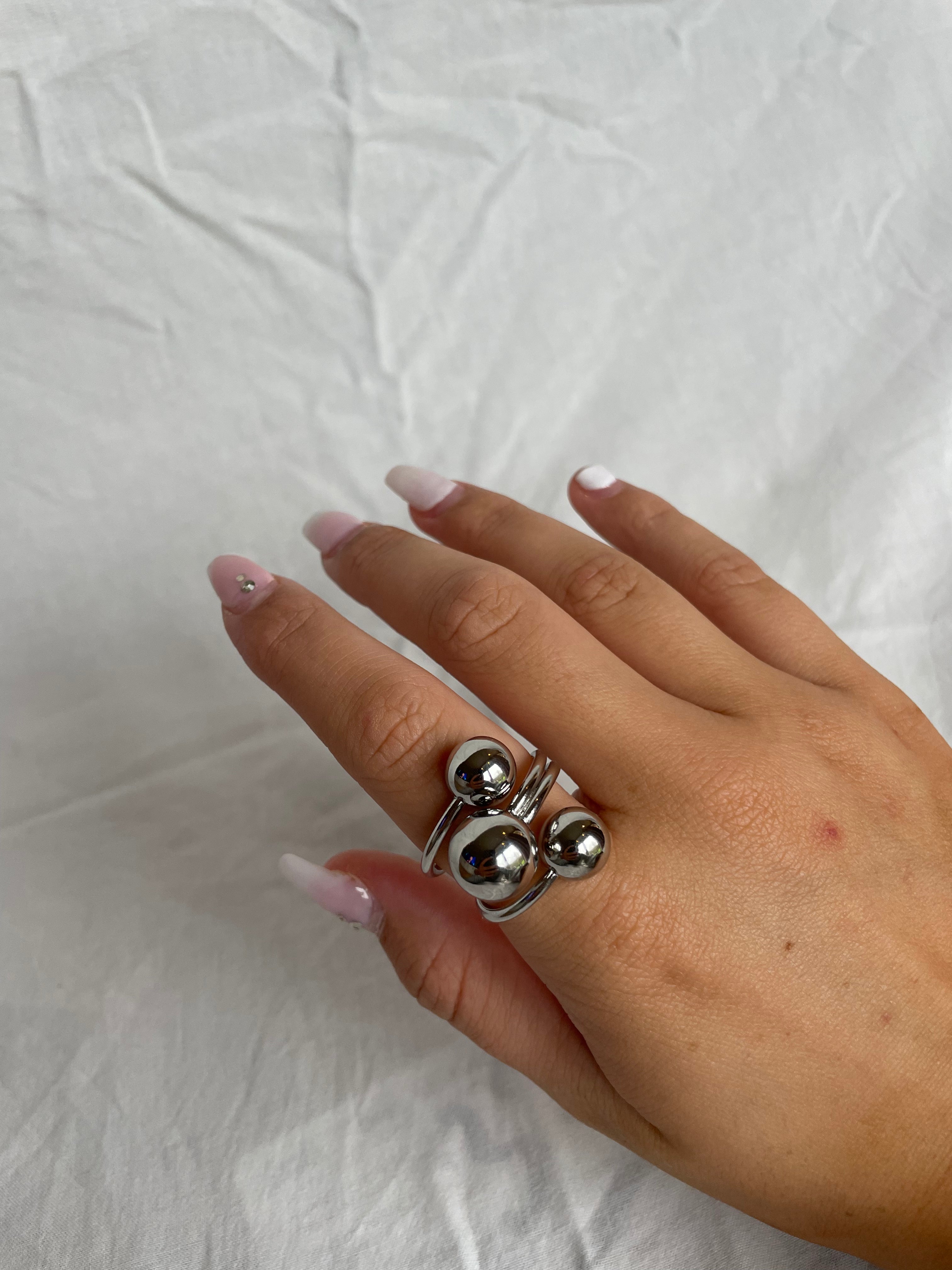 Ball ring silver