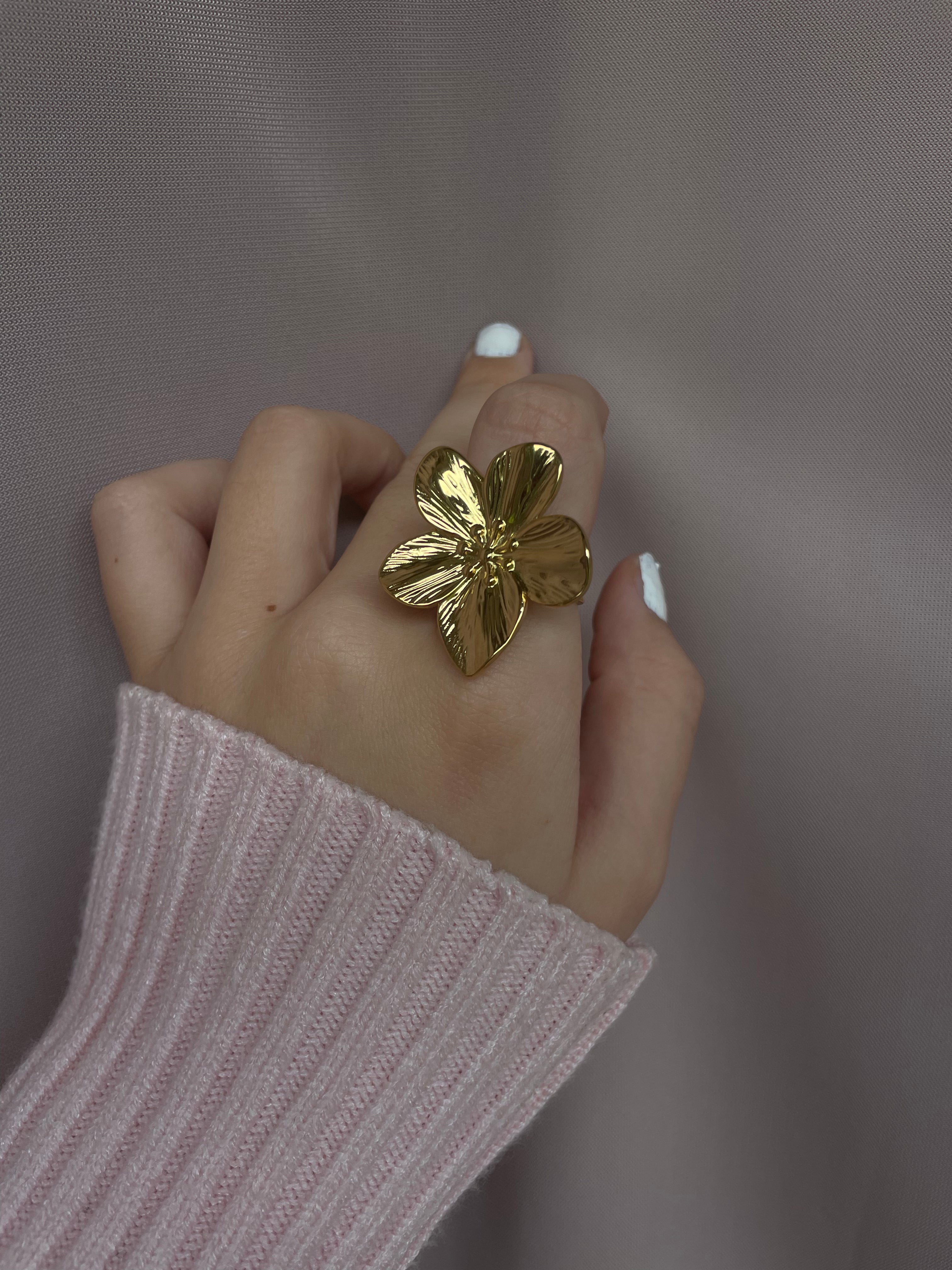 Flower ring