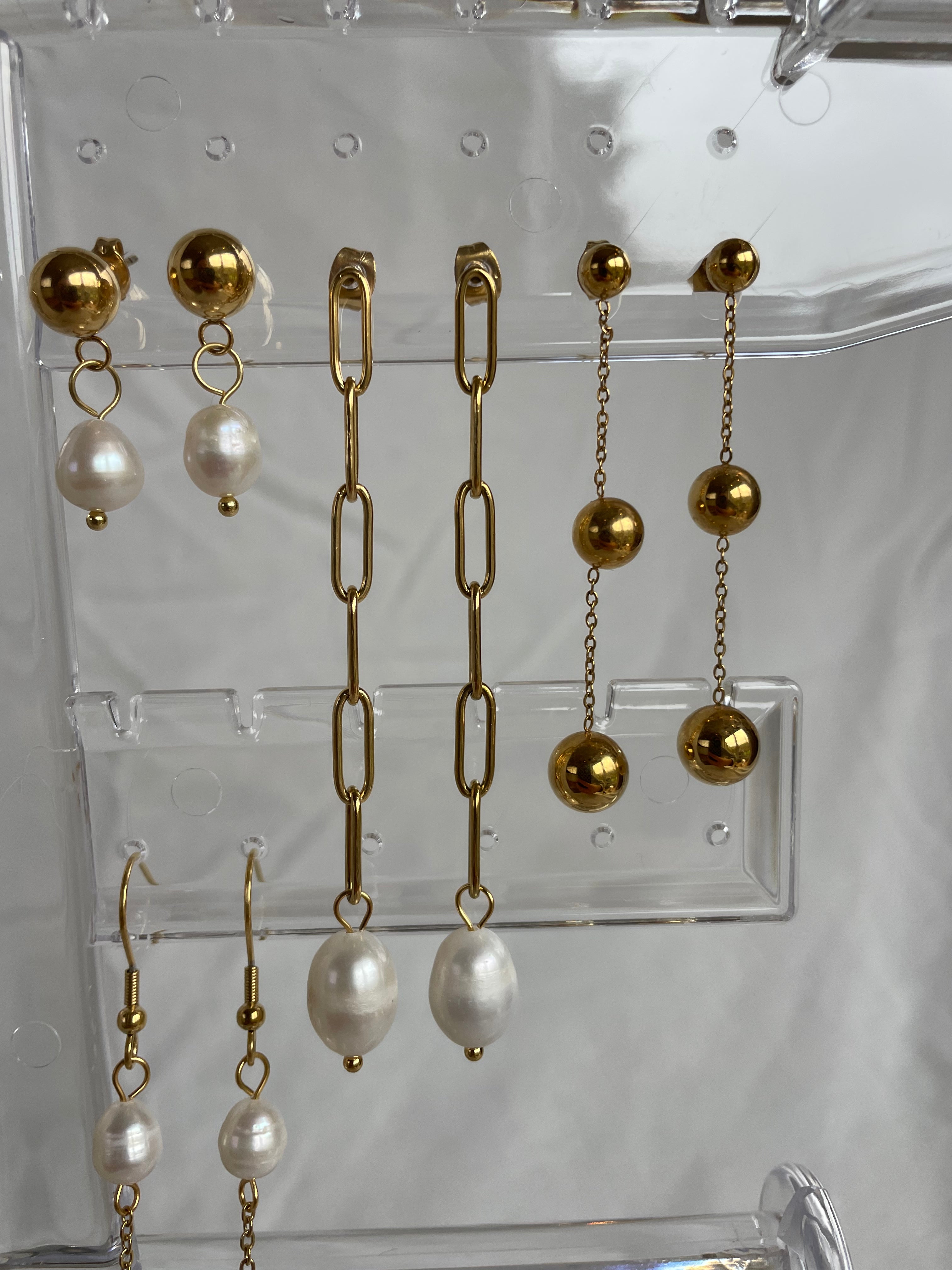 Pearl ball earring