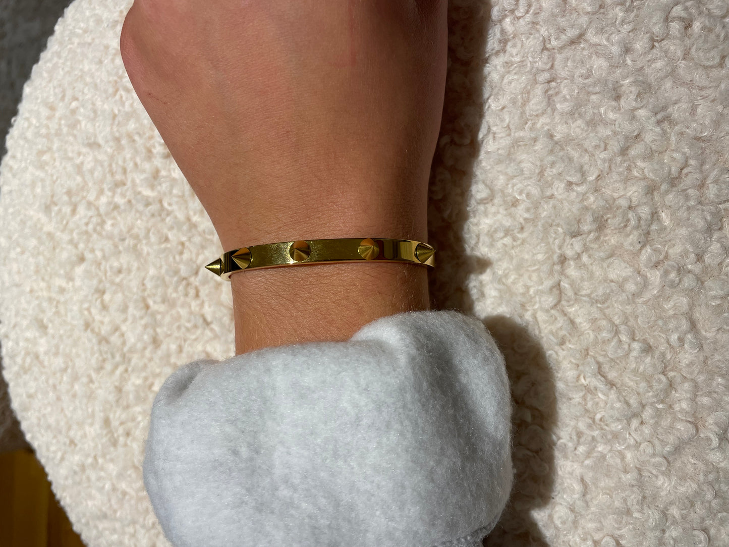 Nail bracelet