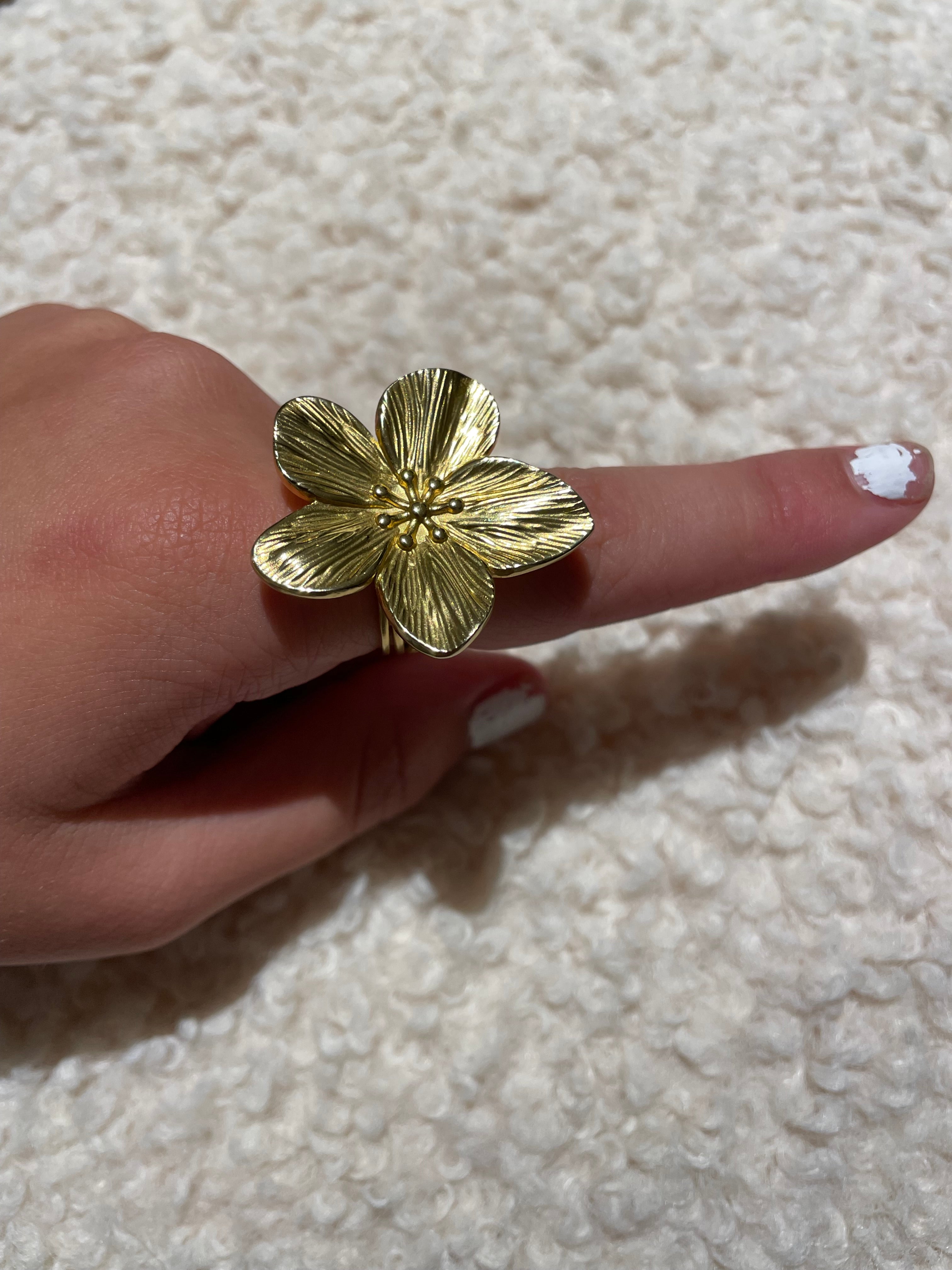 Flower ring