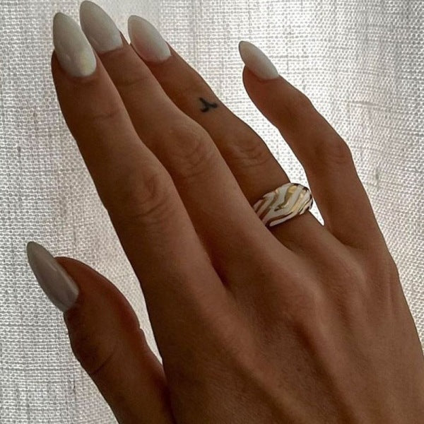 Zebra ring