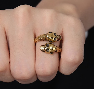 Skull ring